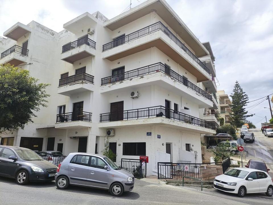 Amalthia Hotel Apartments Ретимно Екстериор снимка