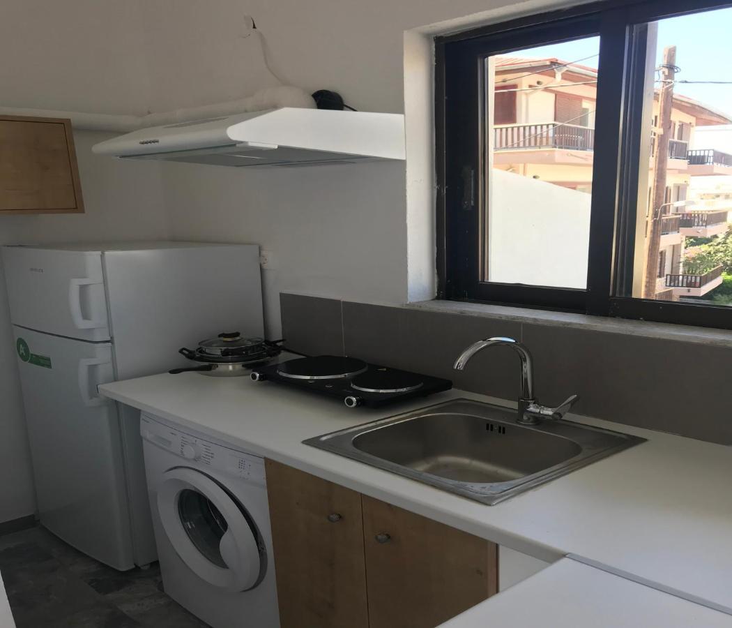 Amalthia Hotel Apartments Ретимно Екстериор снимка