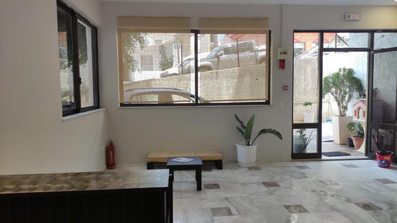 Amalthia Hotel Apartments Ретимно Екстериор снимка