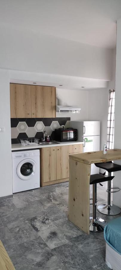 Amalthia Hotel Apartments Ретимно Екстериор снимка