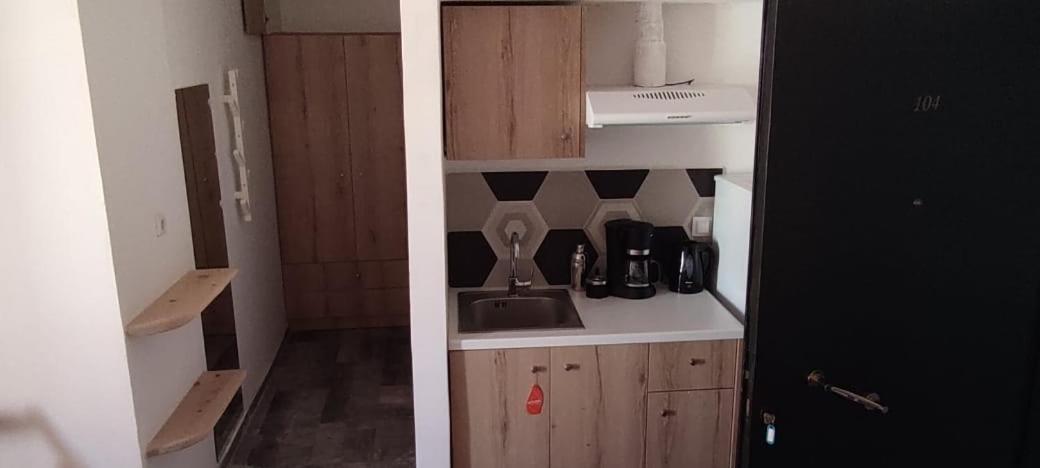 Amalthia Hotel Apartments Ретимно Екстериор снимка