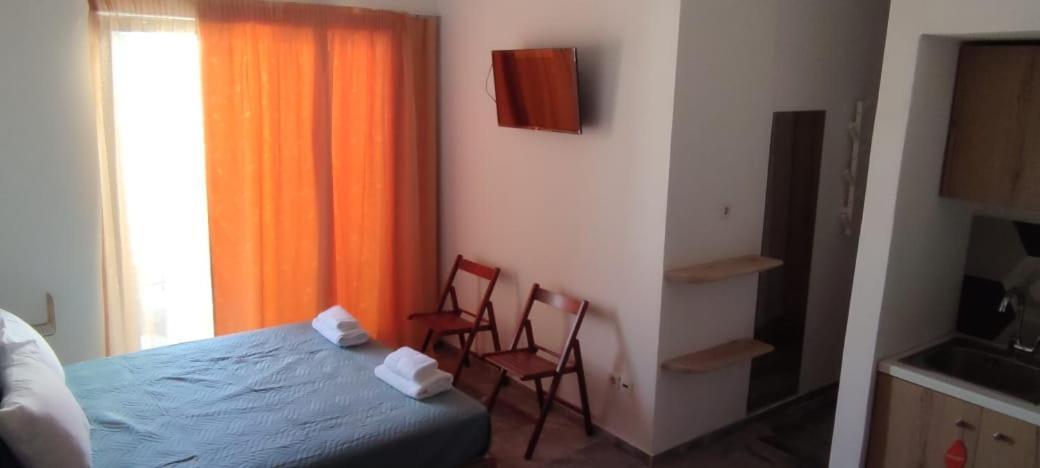 Amalthia Hotel Apartments Ретимно Екстериор снимка