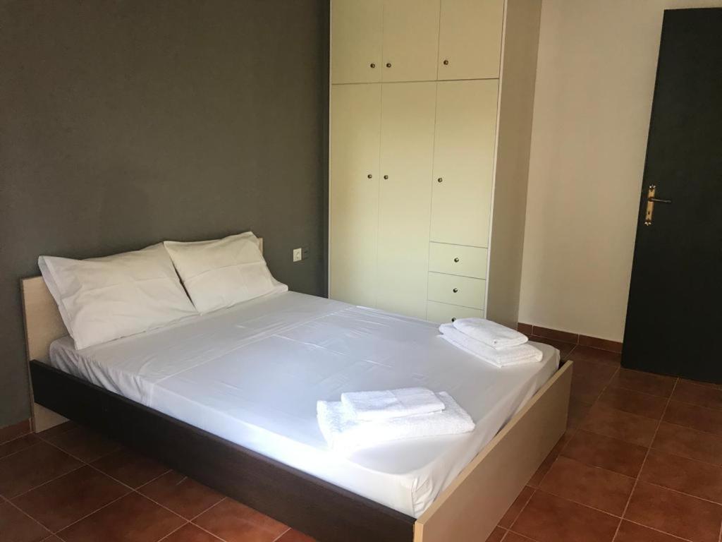 Amalthia Hotel Apartments Ретимно Екстериор снимка