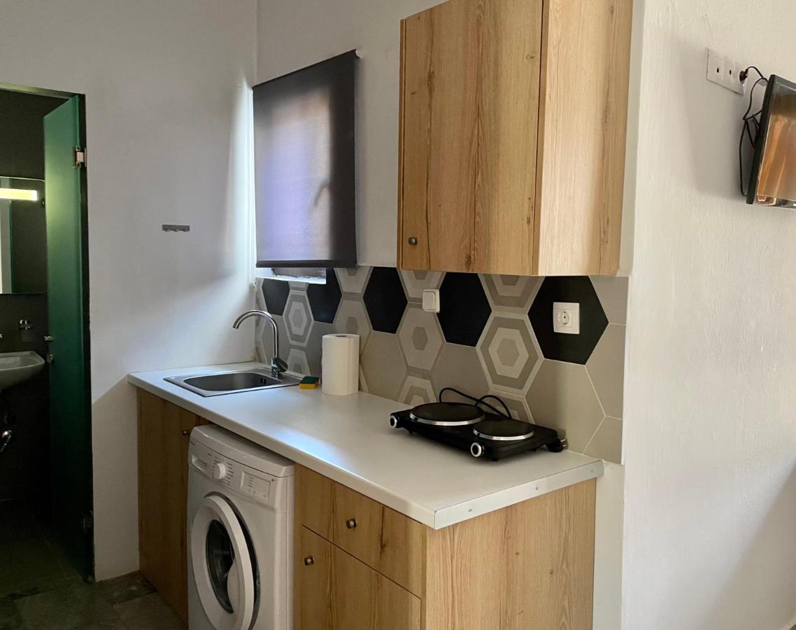 Amalthia Hotel Apartments Ретимно Екстериор снимка