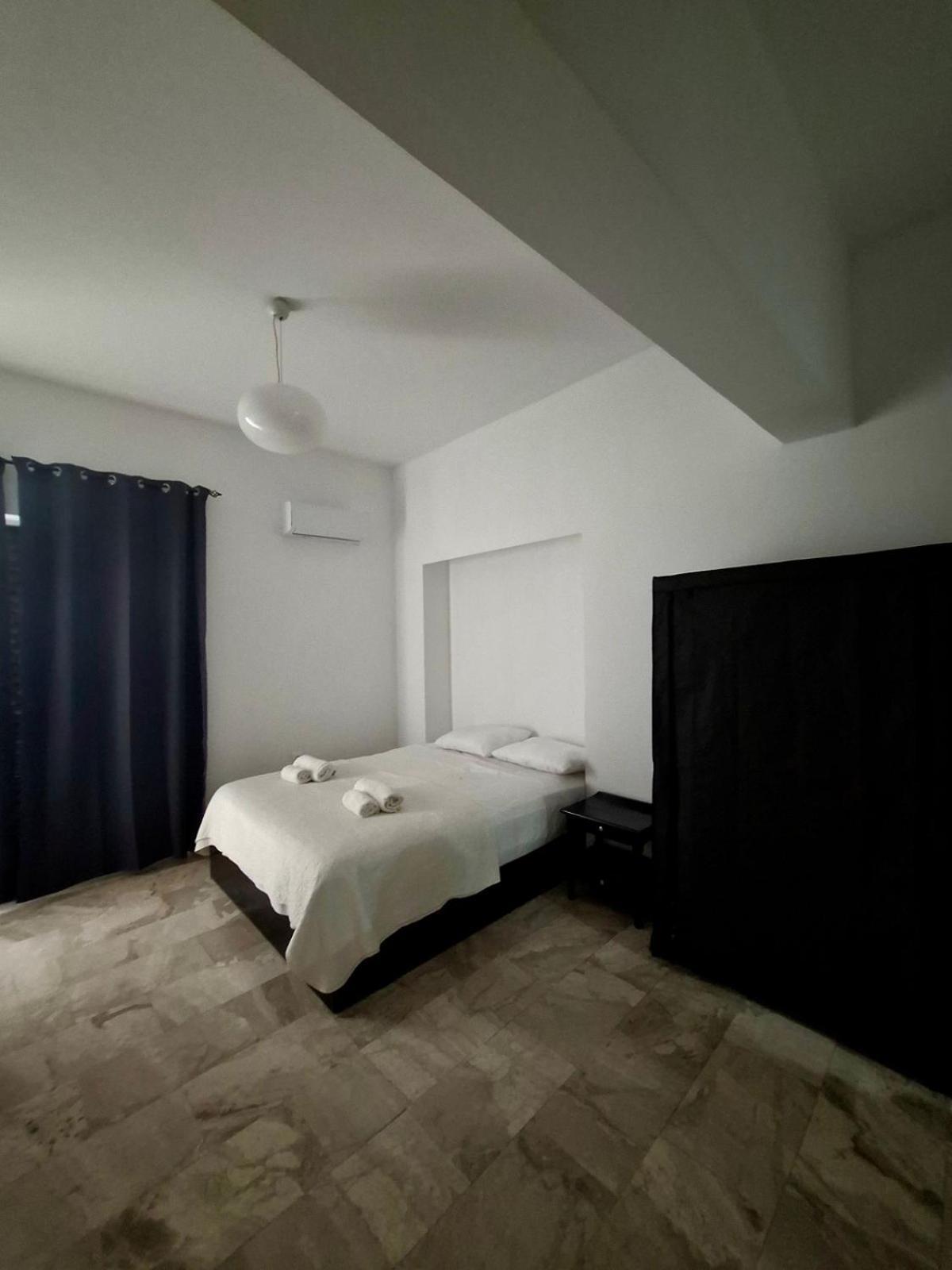 Amalthia Hotel Apartments Ретимно Екстериор снимка