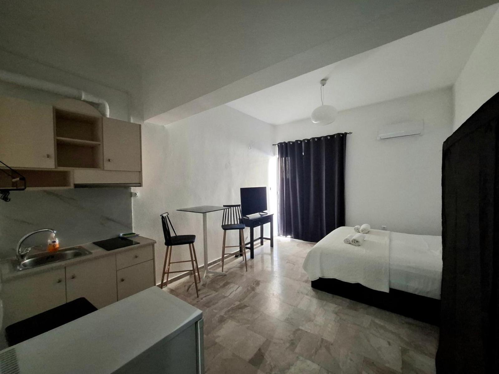 Amalthia Hotel Apartments Ретимно Екстериор снимка